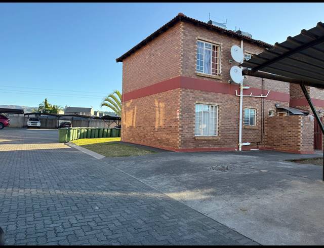 3 BEDROOM APARTMENT FOR SALE IN WATERVAL EAST